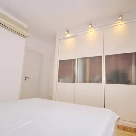 Beautiful In Charming Place El Duque