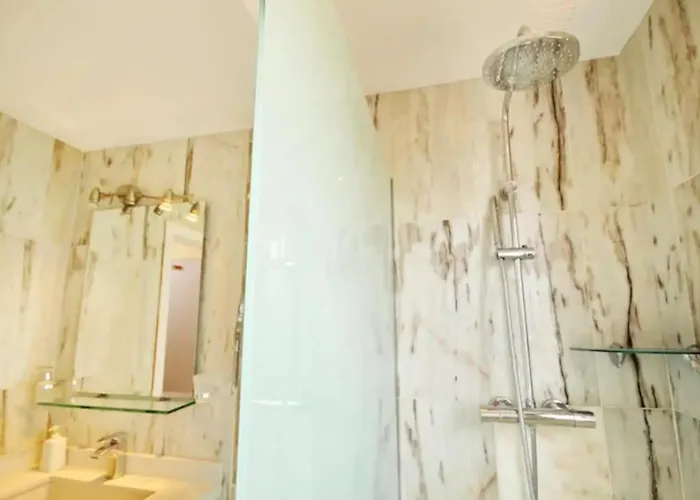 Beautiful In Charming Place El Duque Apartment *