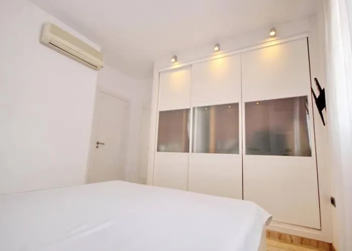 Beautiful In Charming Place El Duque