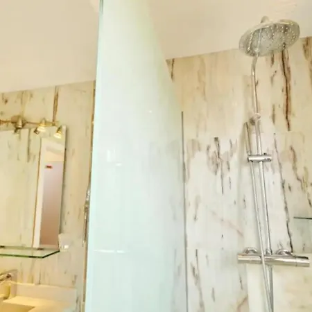 Beautiful In Charming Place El Duque Apartment *